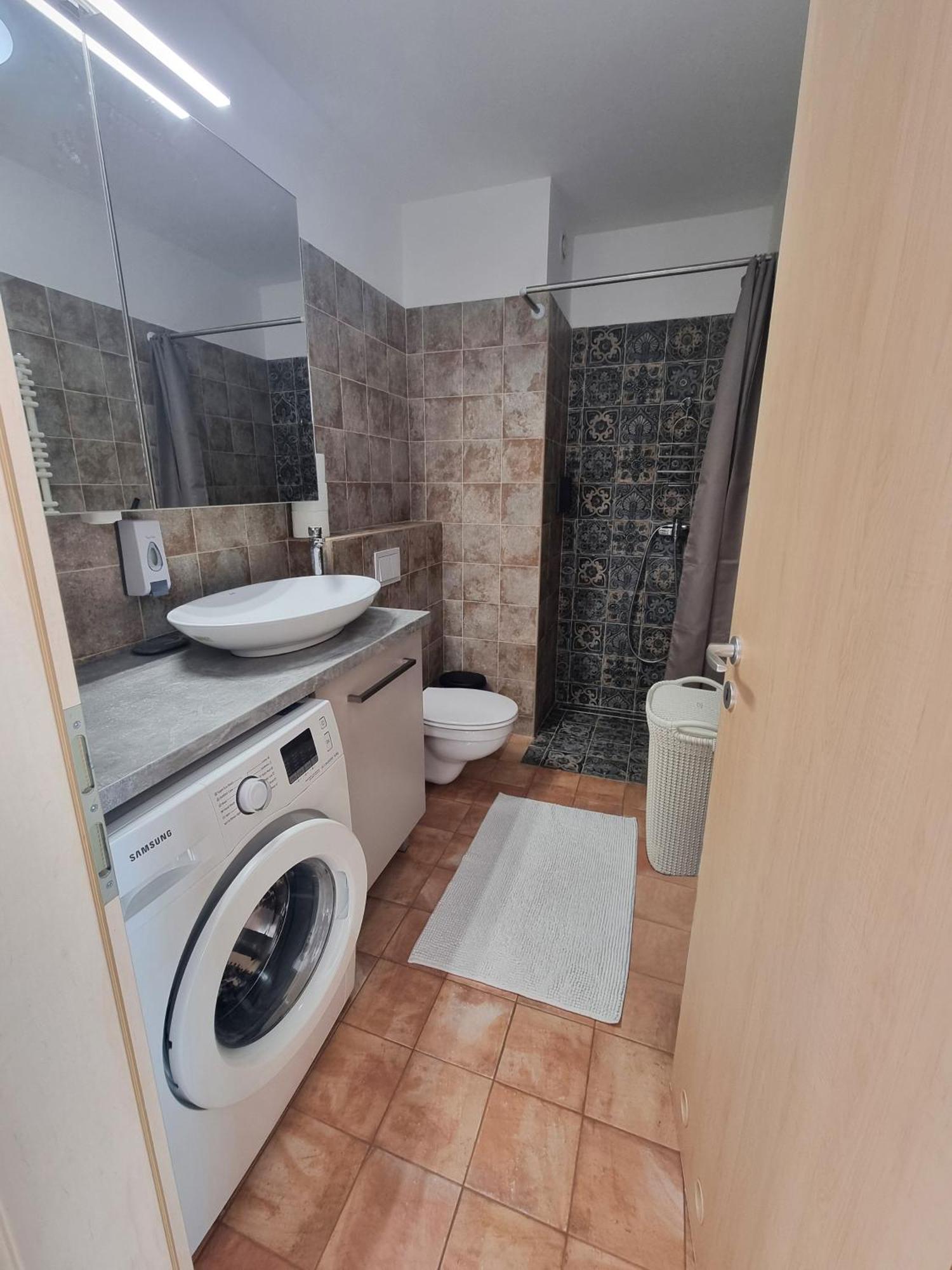 1 * Budapest
